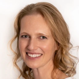 Dr. med. Christine Hums